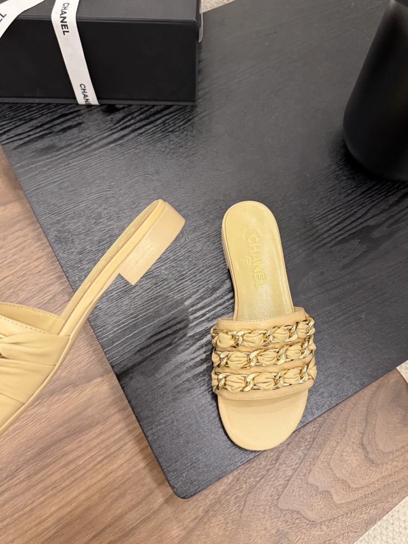 Ch**el slippers